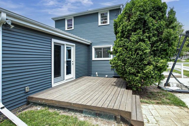 207 CRESCENT DRIVE, Neenah, WI 54956