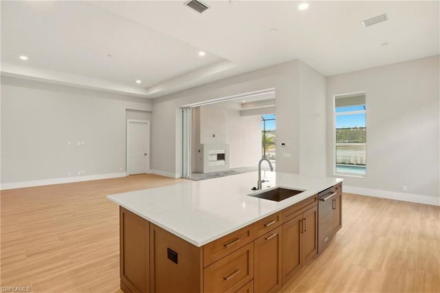 9661 Moonflower LN, Naples, FL 34114