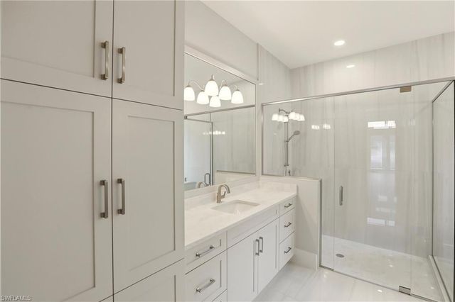 9661 Moonflower LN, Naples, FL 34114