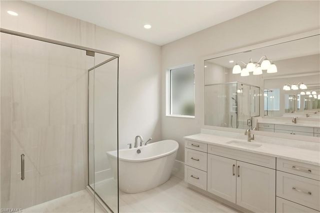 9661 Moonflower LN, Naples, FL 34114