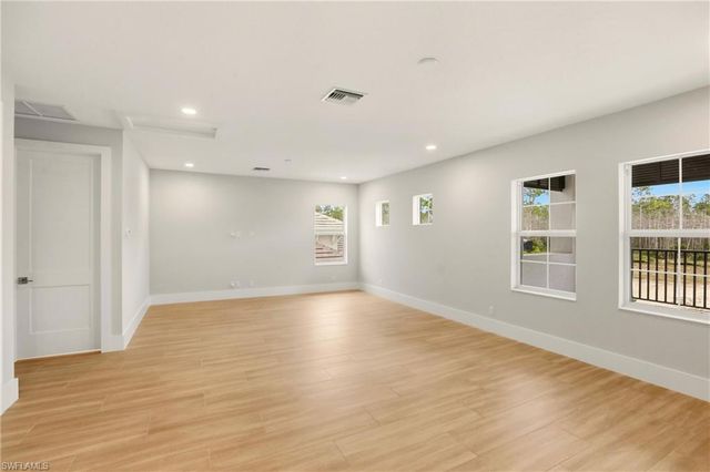 9661 Moonflower LN, Naples, FL 34114