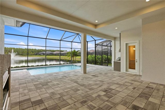 9661 Moonflower LN, Naples, FL 34114