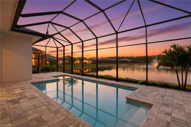 9661 Moonflower LN, Naples, FL 34114
