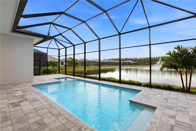 9661 Moonflower LN, Naples, FL 34114