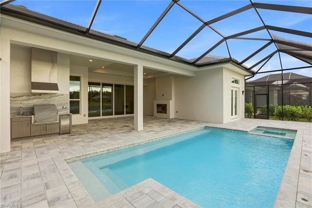 9661 Moonflower LN, Naples, FL 34114