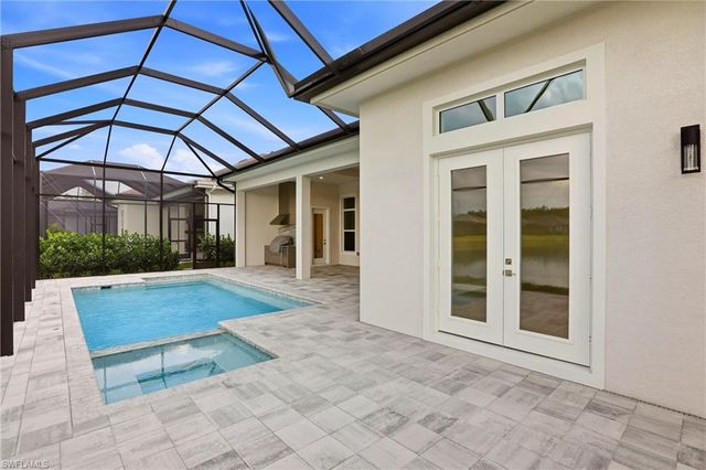 9661 Moonflower LN, Naples, FL 34114
