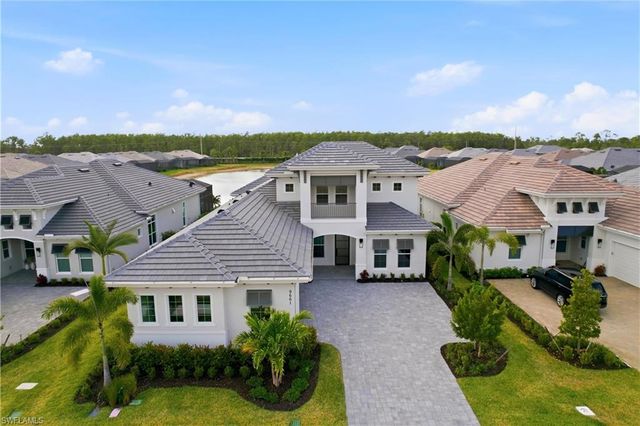 9661 Moonflower LN, Naples, FL 34114