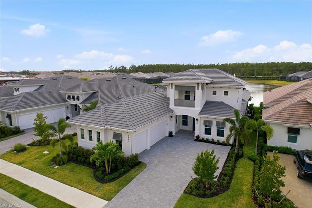 9661 Moonflower LN, Naples, FL 34114