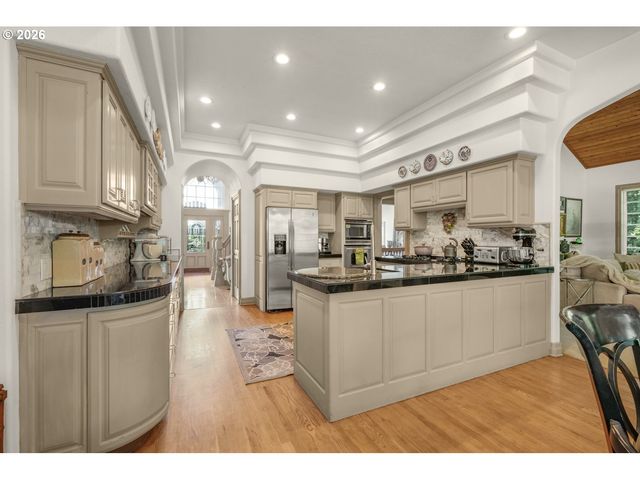 3889 Se SAINT ANDREWS Pl, Gresham, OR 97080