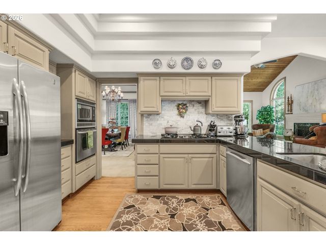 3889 Se SAINT ANDREWS Pl, Gresham, OR 97080