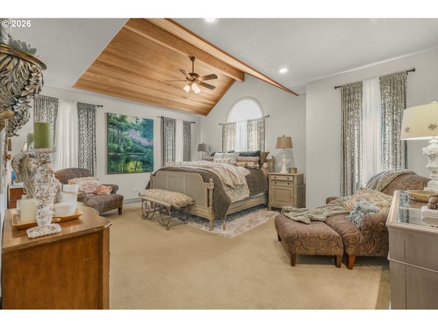 3889 Se SAINT ANDREWS Pl, Gresham, OR 97080