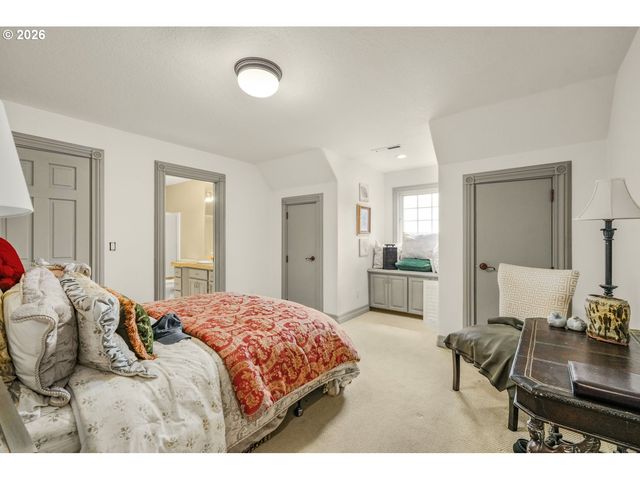 3889 Se SAINT ANDREWS Pl, Gresham, OR 97080