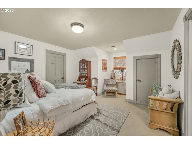 3889 Se SAINT ANDREWS Pl, Gresham, OR 97080