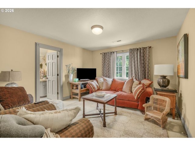 3889 Se SAINT ANDREWS Pl, Gresham, OR 97080