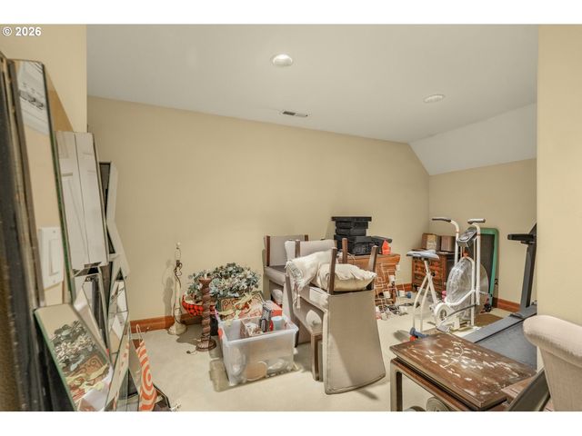 3889 Se SAINT ANDREWS Pl, Gresham, OR 97080