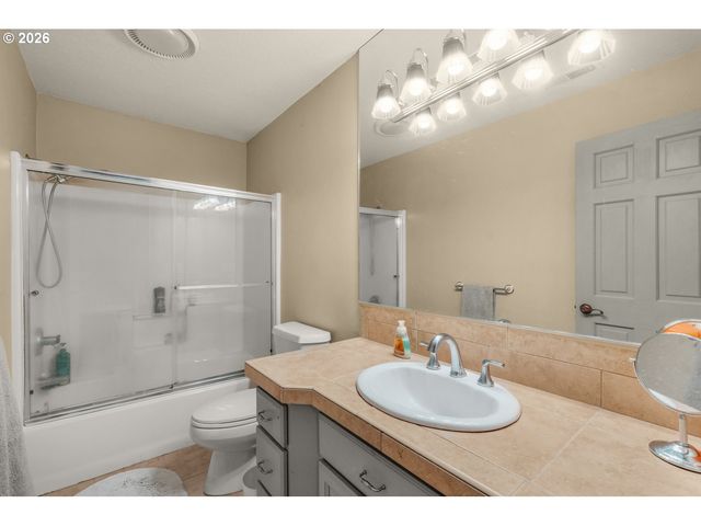 3889 Se SAINT ANDREWS Pl, Gresham, OR 97080