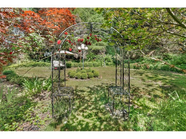 3889 Se SAINT ANDREWS Pl, Gresham, OR 97080