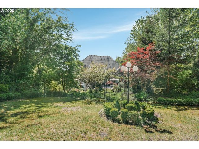 3889 Se SAINT ANDREWS Pl, Gresham, OR 97080