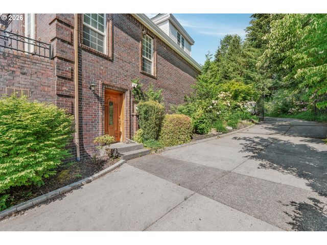 3889 Se SAINT ANDREWS Pl, Gresham, OR 97080