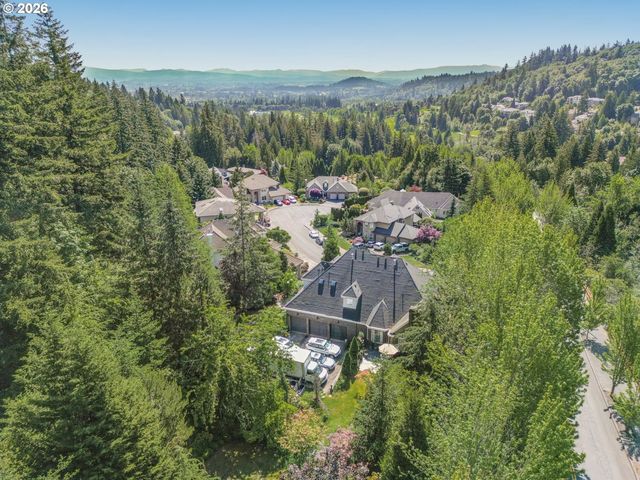 3889 Se SAINT ANDREWS Pl, Gresham, OR 97080