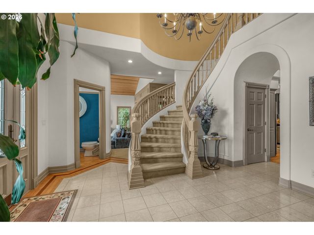 3889 Se SAINT ANDREWS Pl, Gresham, OR 97080