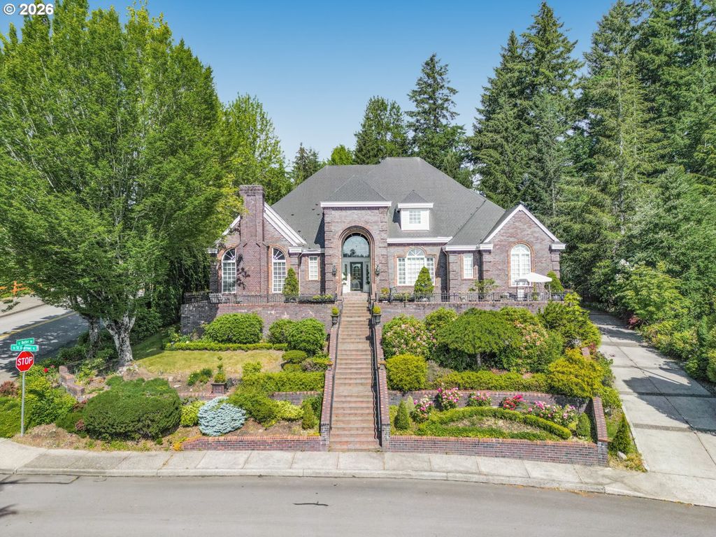 3889 Se SAINT ANDREWS Pl, Gresham, OR 97080