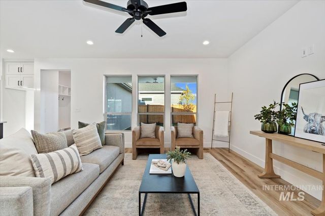 11162 S Corballis Ln, Kuna, ID 83634