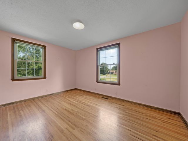 1258 Hillwood Dr, Clarksville, TN 37040