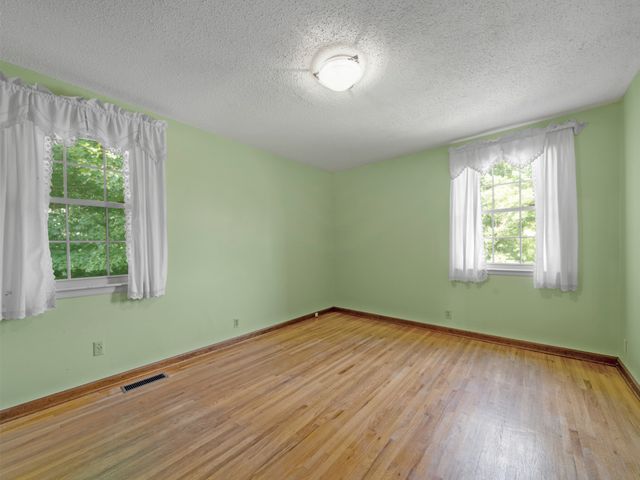 1258 Hillwood Dr, Clarksville, TN 37040