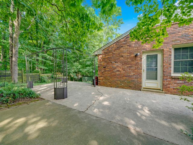 1258 Hillwood Dr, Clarksville, TN 37040