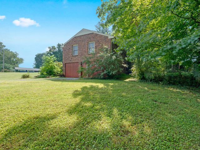 1258 Hillwood Dr, Clarksville, TN 37040