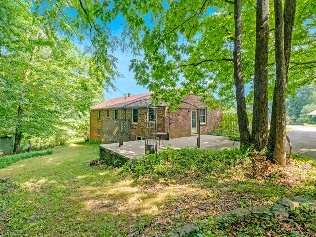 1258 Hillwood Dr, Clarksville, TN 37040