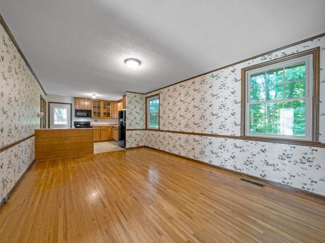 1258 Hillwood Dr, Clarksville, TN 37040