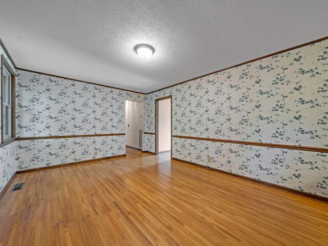1258 Hillwood Dr, Clarksville, TN 37040