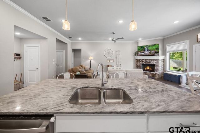 11479 Lindsey Garden, Tyler, TX 75709