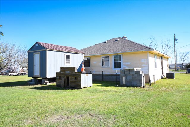 520 W Oak Street, Gunter, TX 75058