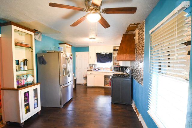 520 W Oak Street, Gunter, TX 75058