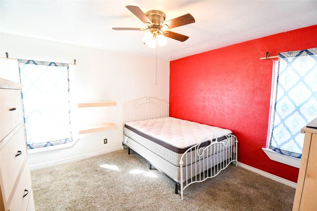 520 W Oak Street, Gunter, TX 75058