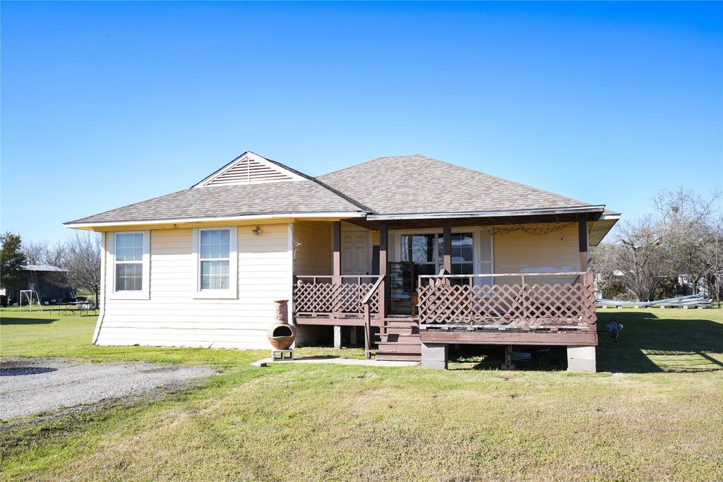 520 W Oak Street, Gunter, TX 75058