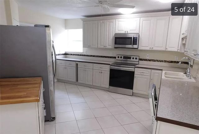 8185 LONGBAY BOULEVARD, Sarasota, FL 34243