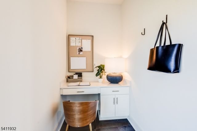 81 Eastwood Ter 81, East Hanover Twp., NJ 07936