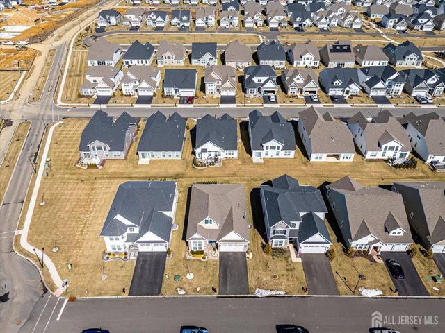 25 Starlight Drive, Monroe, NJ 08831