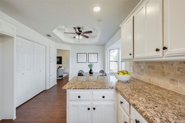 7908 Moss Rock Drive, Fort Worth, TX 76123