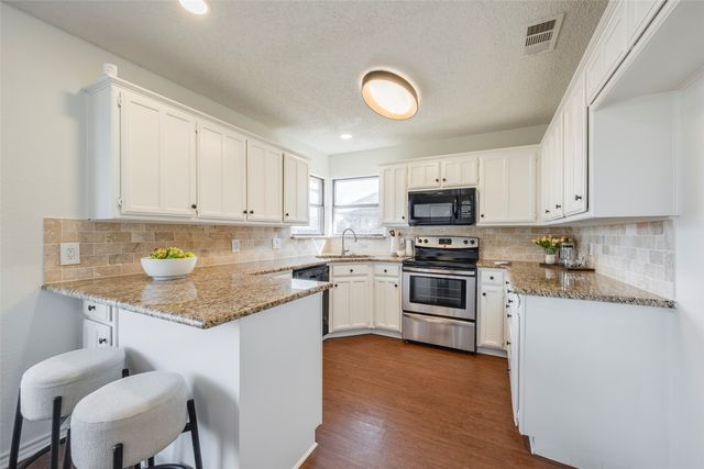 7908 Moss Rock Drive, Fort Worth, TX 76123