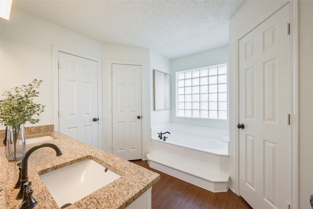 7908 Moss Rock Drive, Fort Worth, TX 76123