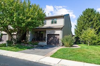 23 Maple Ct, Raritan Twp., NJ 08822