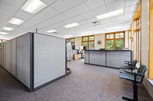 3598 Green Pointe Center, Heath Twp, MI 49419