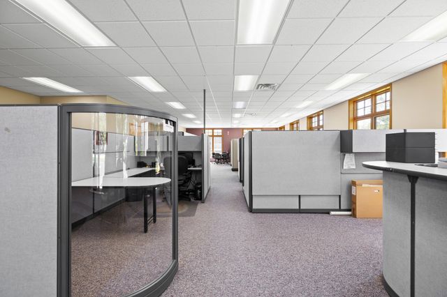 3598 Green Pointe Center, Heath Twp, MI 49419