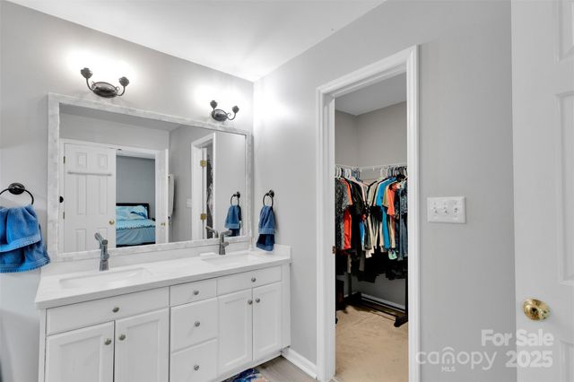 2518 Pimpernel Road, Charlotte, NC 28213