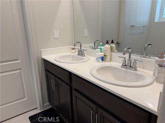 855 Helmsley, Vacaville, CA 95687